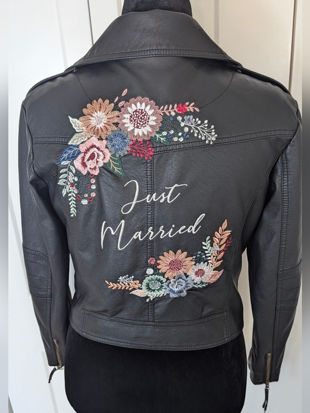DB studio 'Just Married' Vegan Leather Motorcycle Jacket Black Floral Sz M EUC